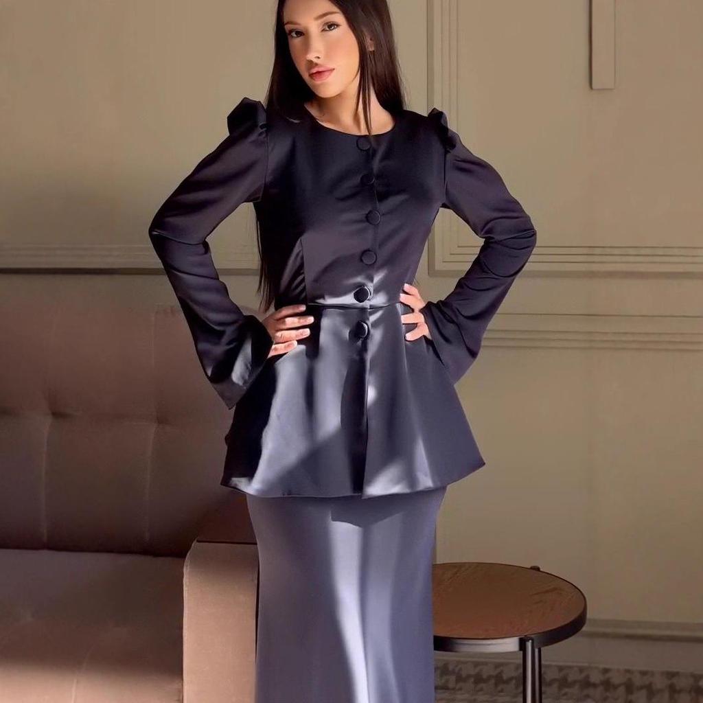 Podzimní dámský pracovní oblek s kulatým výstřihem a zapínáním na knoflíky v evropském a americkém stylu 2025