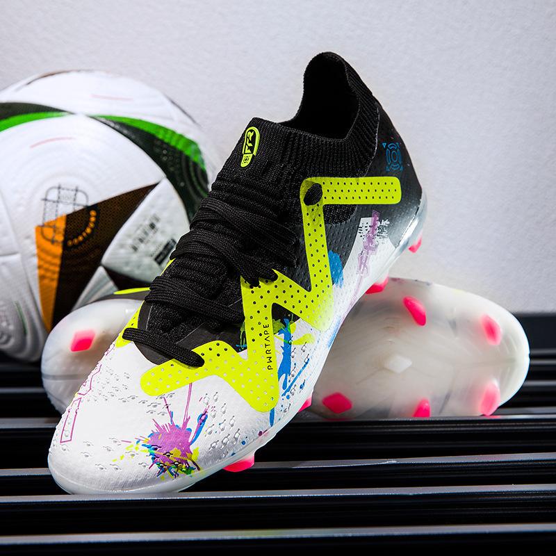 Male and Female Games, Young Students, Older Children's Sports, Foreign Trade Broken Long DingTalk Large Size New Football Shoes Training