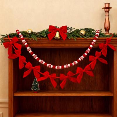Leichte Weihnachts-Girlande Weihnachts-Girlanden-Dekorationen Festliche Weihnachten Samt-Schleifen-Girlande mit Weißen Kugeln Heimdekoration