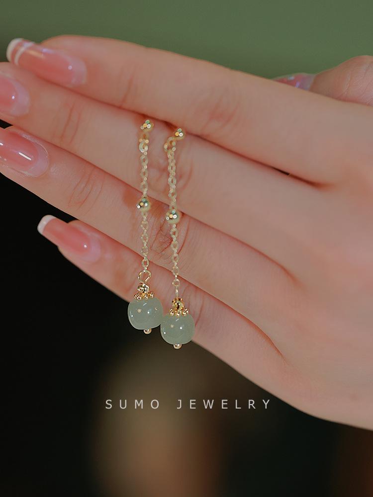 Hetian Jade Earrings: Women's Cool, Elegant, Versatile Japanese Design