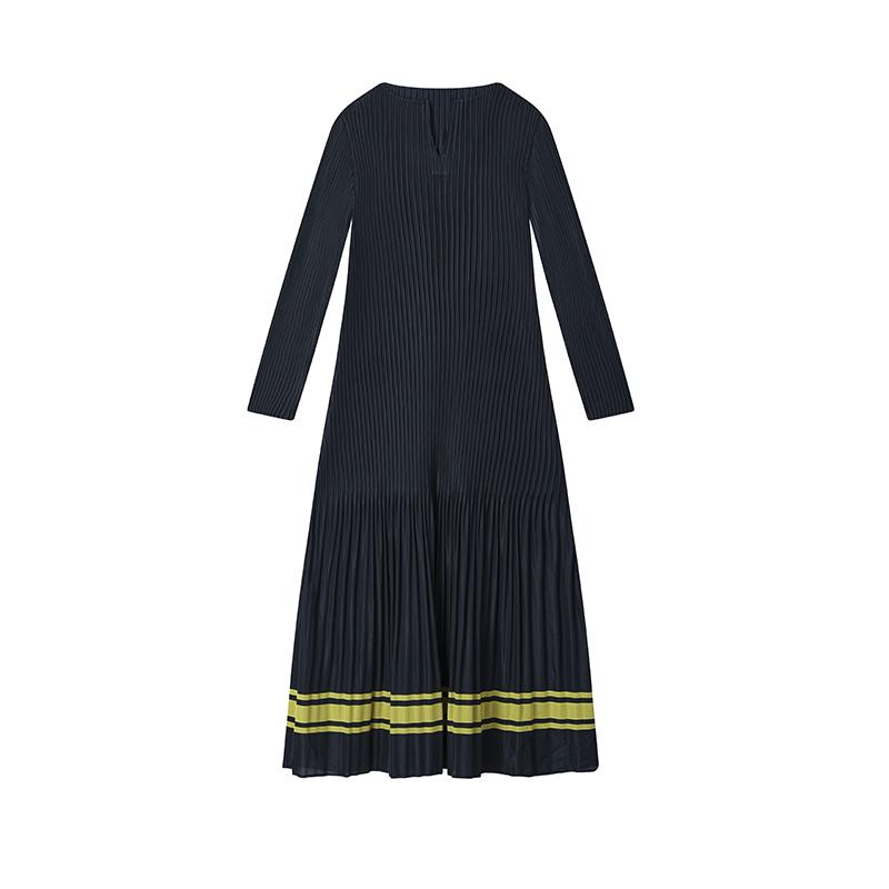 

New FILA Long Sleeved Dress Women s F11W532303FNV 165/84A/M