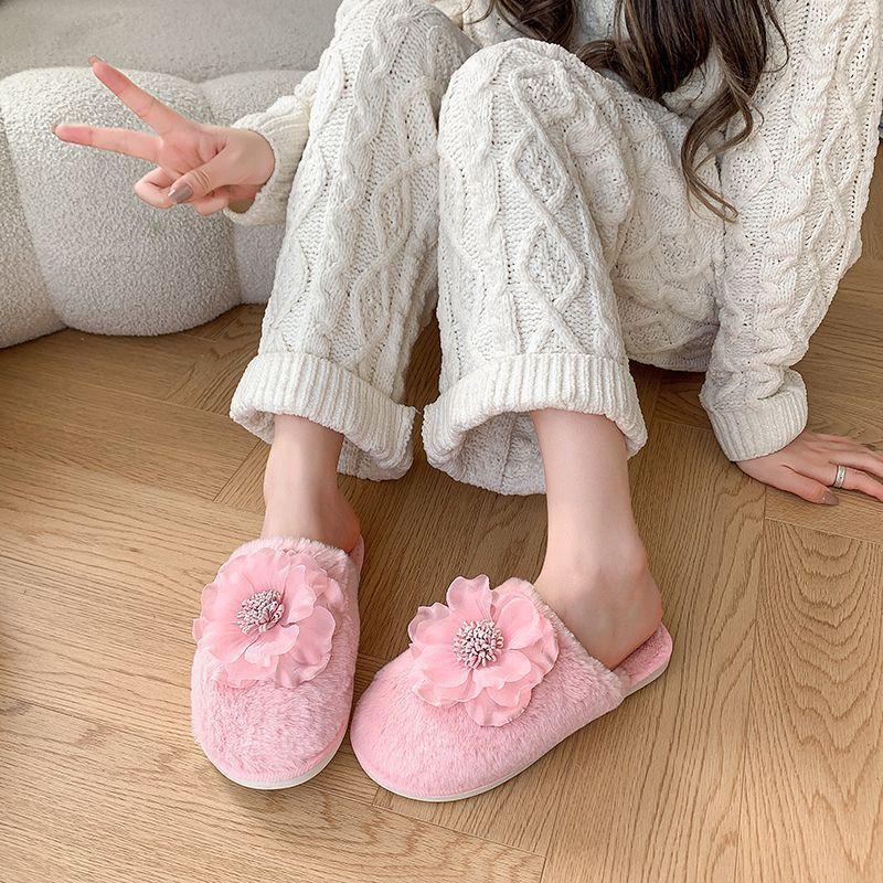 Pregnant women's thermal cotton slippers wear flat bottom one-word fluffy slippers 2025 autumn and winter new versatile flowers