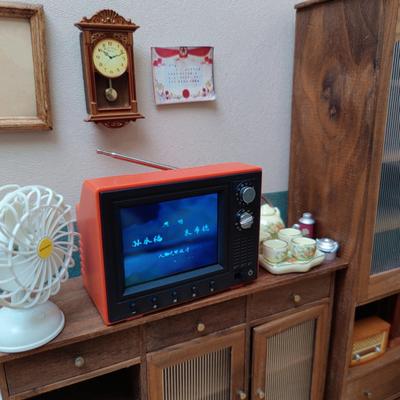 Mini TV Real Video Playback Mini Working TV for Doll Houses 1/12 Scale with Rotatable Antenna USB Rechargeable Battery Miniature Furniture Toy Gift
