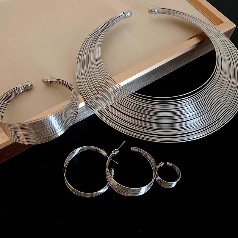 Elegante mit Diamanten besetzte Halskette & Schmuckset für Damen - High-End, vielseitig, super funkelnde Luxus-Schlüsselbein-Accessoires