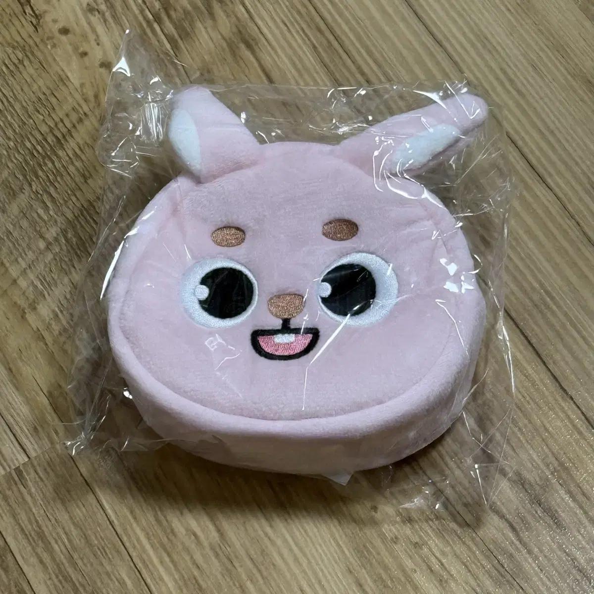 

Day6 Japan Md Face Pouch Peel