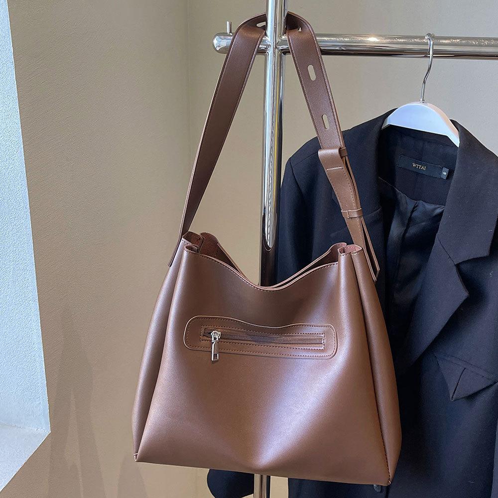 

Ретро сумка женская большой вместимости 2025 новая весна и лето простая сумка через плечо повседневная популярная сумка-ведро