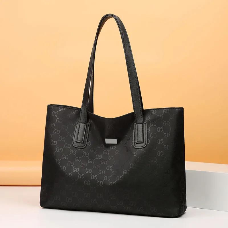 

Новая женская сумка Простая модная сумка через плечо Водонепроницаемая сумка Простая сумка Изысканная сумка через подмышку