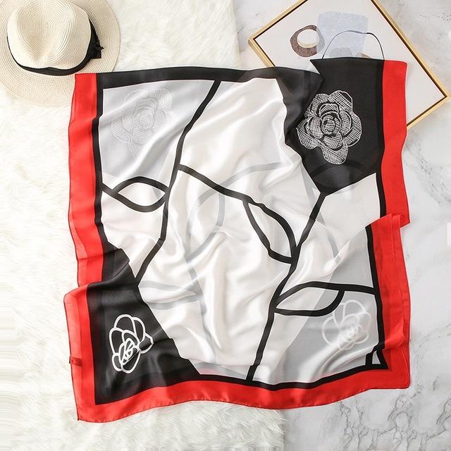 Luxury Brand Autumn and Winter Women New Style Fashion Color Matching Print Silk Scarf Lady Popular Headcloth Beach Shawl
