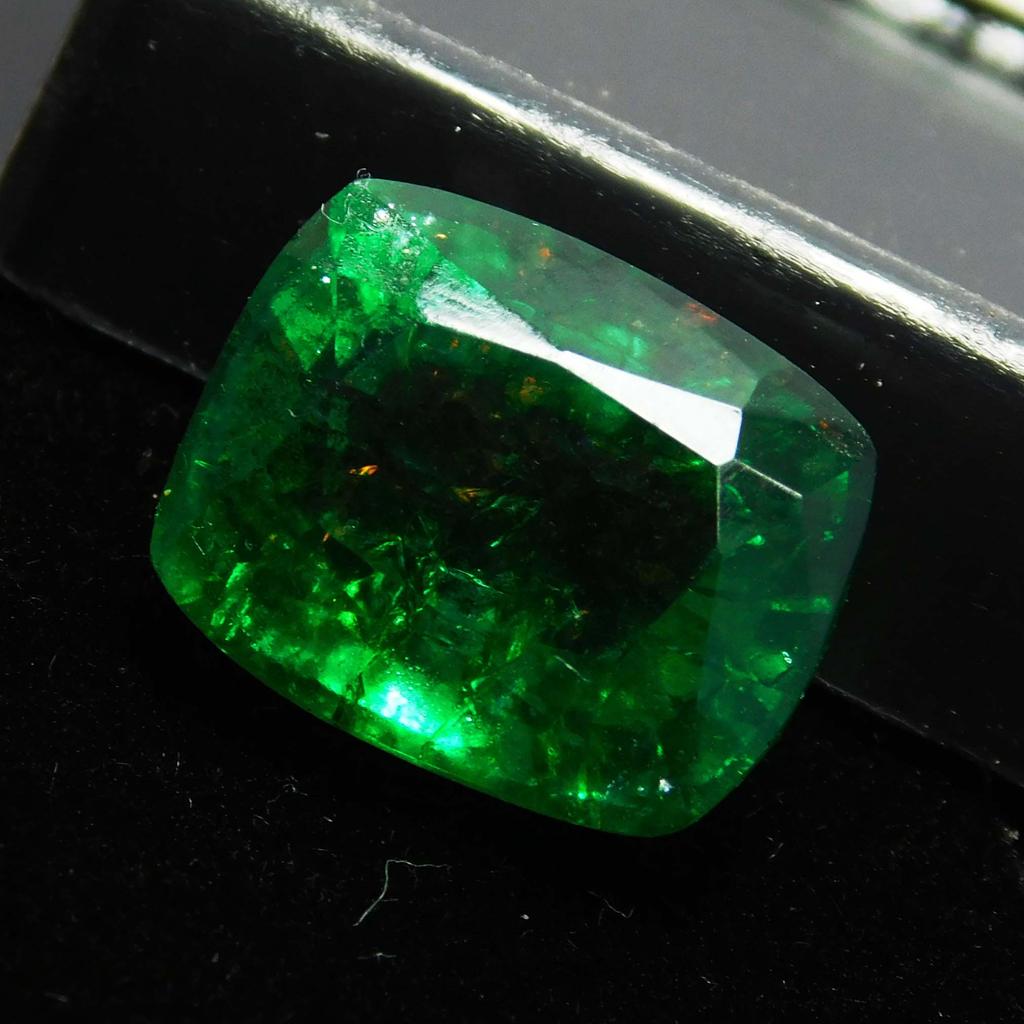 Natural Green Emerald Loose Gemstone Cushion Cut 8 ct Colombian for Jewelry Making and Crafts