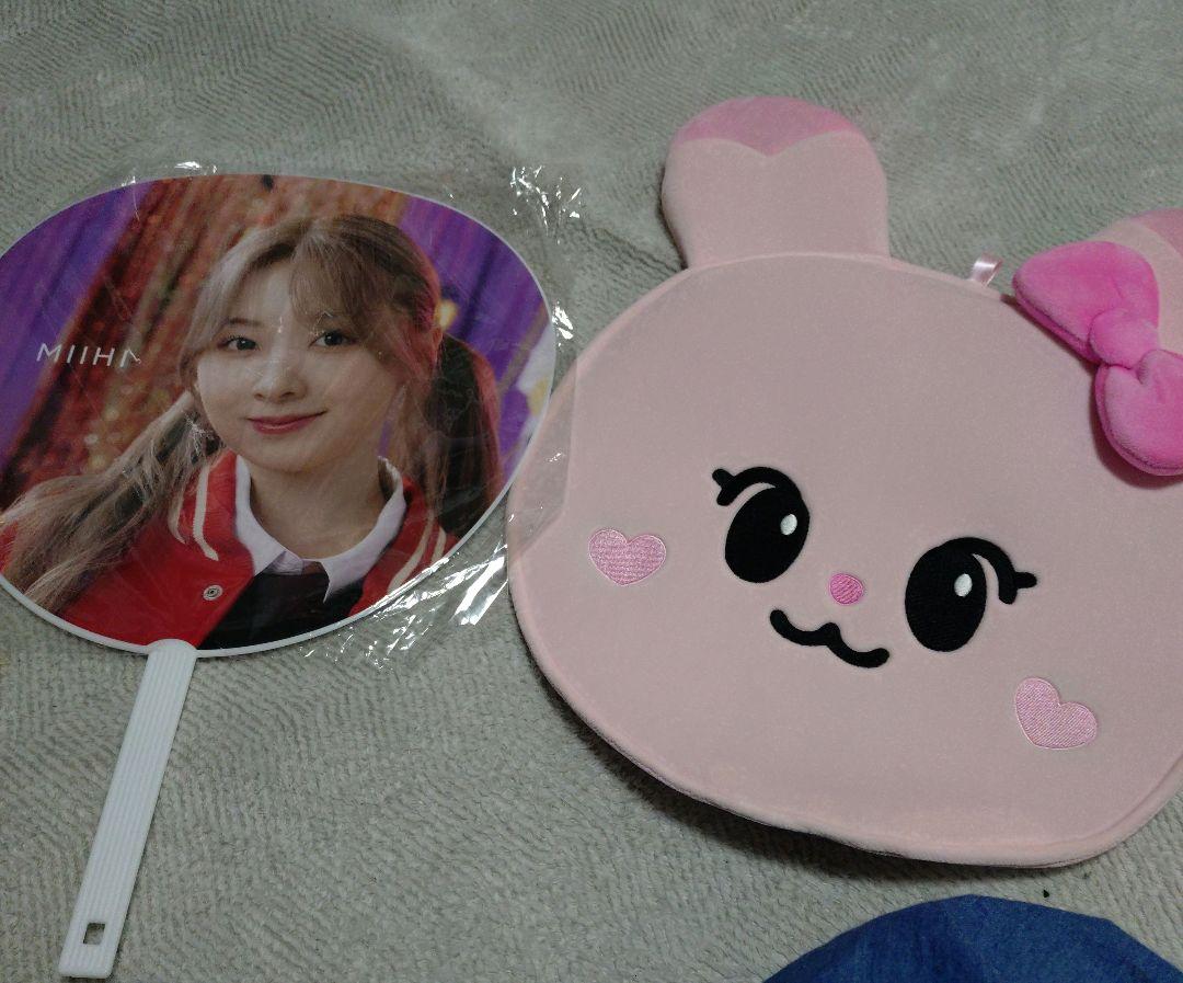 

[Б/У] Веер с дизайном кролика NiziUMIHI