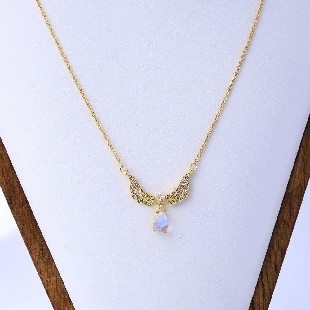 Fashion, dazzling gemstones, angel wings, titanium steel necklaces, women's personality, versatile, light luxury, clavicle chain
