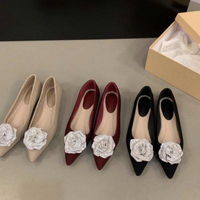 Fashion Flat Shoes for Women 2025 New Spring and Autumn Flower Diamond Black Pointed Large Size Women's Shoes 43 44 Ladies Loafers Women