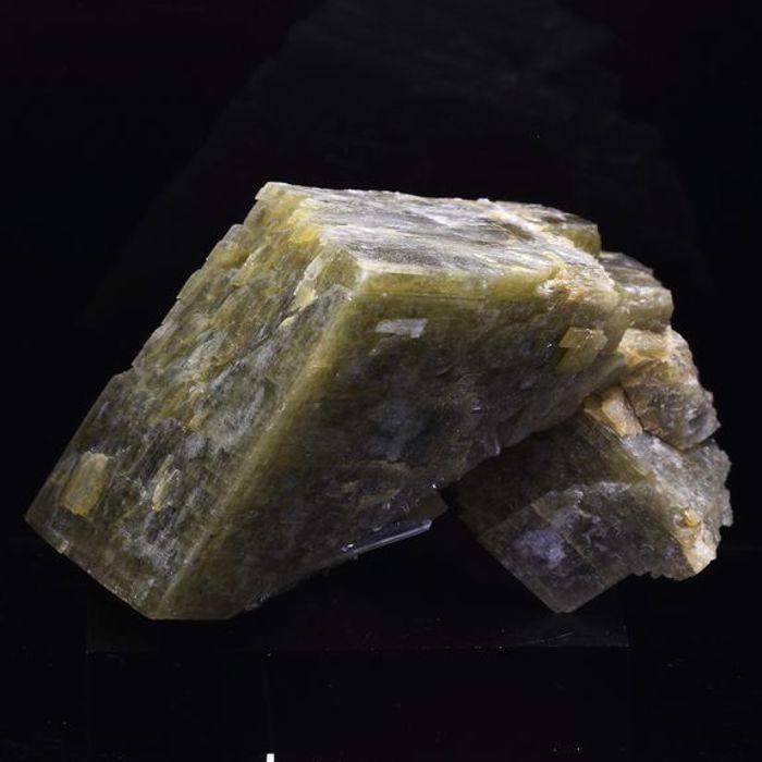 Pierres et Minéraux. Siderite, Quartz. 994.0 ct. Mésage Mine, Vizille, France..