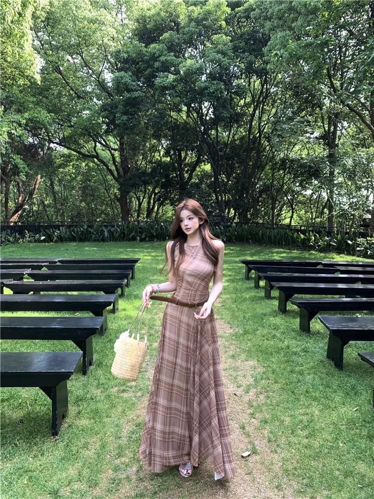 

Retro plaid sleeveless vest dress women s summer temperament slim-fitting big swing long dress, thin waist a-word skirt XL
