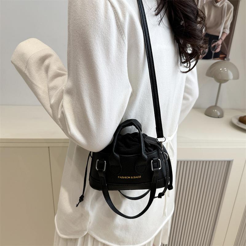 This year's new trendy handbag bag women's 2025 summer versatile fashion bucket bag mini drawstring shoulder messenger bag