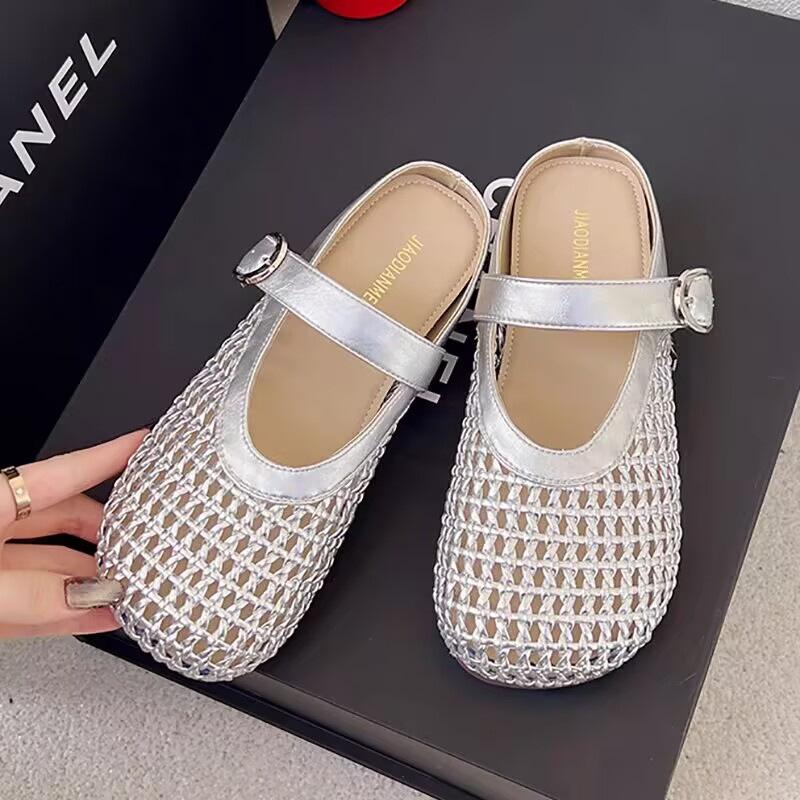 

French woven hollow bag head cool slippers women s 2025 new versatile one-word buckle single shoes casual hole shoes 35 серебряный