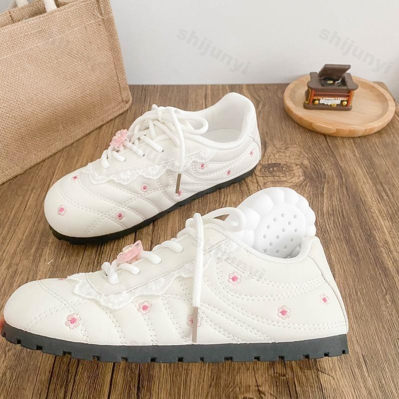 Fashion Autumn Women Casual Sports Shoes 2025 Comfortable Anti Slip Outdoor Vulcanized Shoes Flower Lace Up Fashion Running Flat Shoes