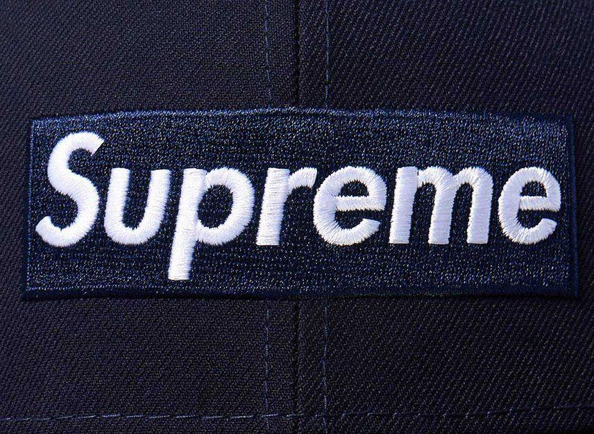 Supreme Box Logo síťovaná záda New Era námořnická (22SS)