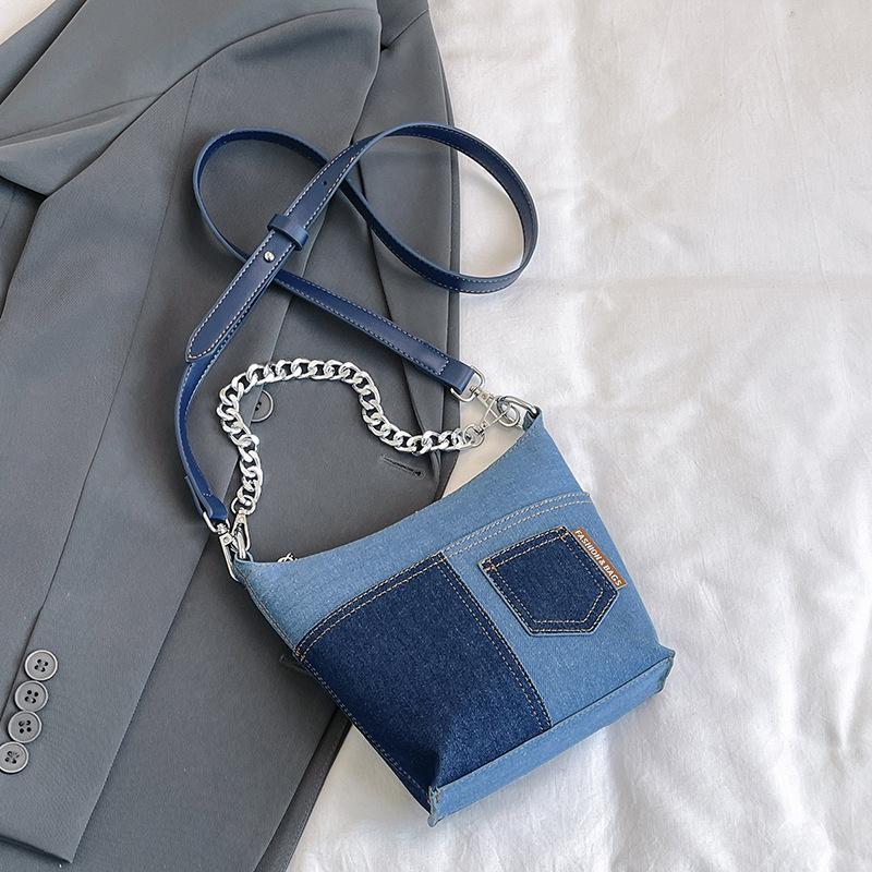 

Ретро лоскутная джинсовая сумка 2025 новая корейская версия модная нишевая сумка через плечо женская универсальная сумка-мессенджер сумка-ведро