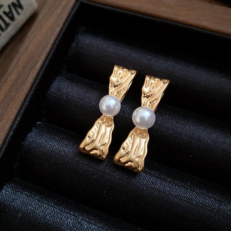 Pearl Bow Stud Earrings for Women Vintage Minimalist Elegant Luxury Jewelry