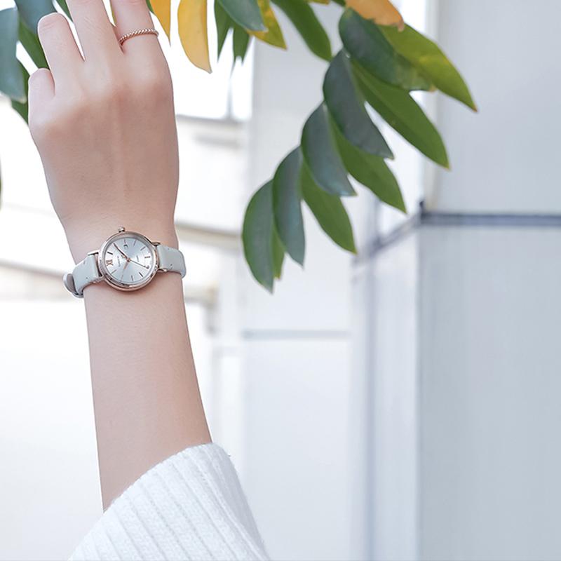 Casio CASIOSHEEN Peach Gold IP Coating Simple Three-hand Design Roman Scale Date Display Solar Quartz Movement Leather Strap Japanese SHS-D300CGL-7APR