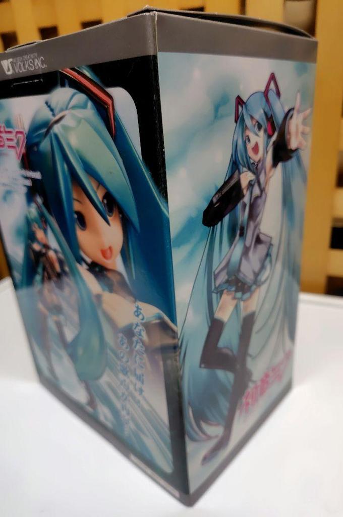 [USED] Hatsune Miku Moekore Figure No.3.9 Volks Opened