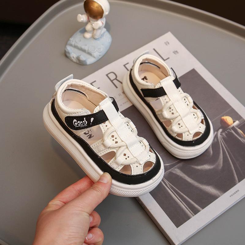 Boys Baotou Sandals Sneakers Summer Hollow Sandals 0-2 Toddler Shoes 1-6 Anti-kick and anti-collision Korean version of beach shoes