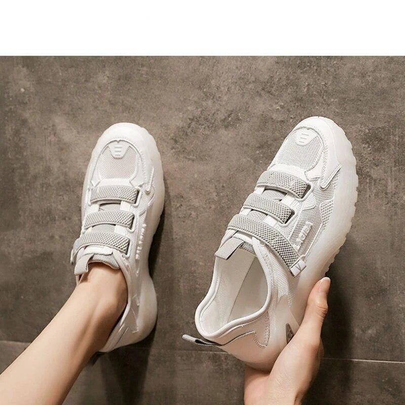 Chaussures de sport d'été pour femmes, respirantes, décontractées, plates, blanches, pour étudiantes, chaussures de course à section fine, baskets confortables et antidérapantes