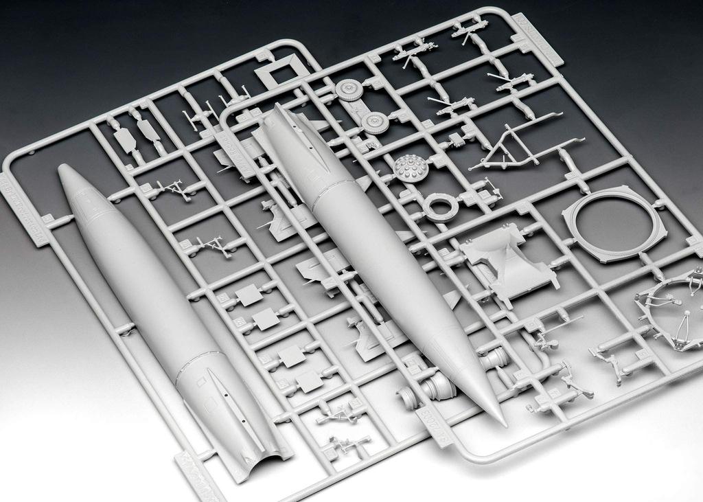 German Revell German Army Rocket Plastic Model 03309 1/72 A4/V2