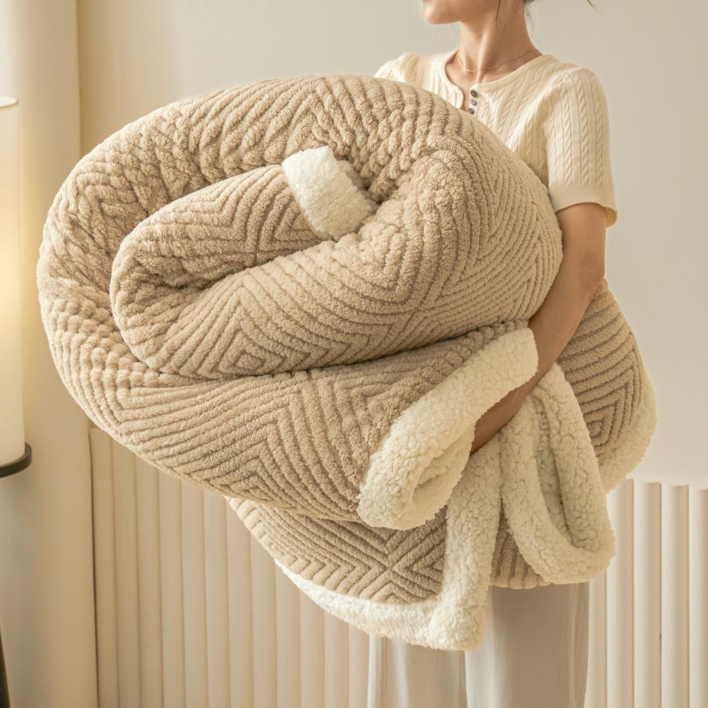 New Jacquard Double layer Lamb Fleece Blanket for Autumn and Winter Thickened Comfortable Cotton Fleece Blanket