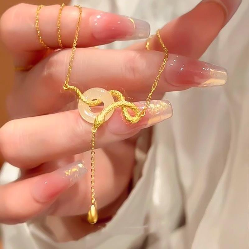 Seiko Spirit Snake White Chalcedony Safety Buckle Necklace Female Versatile Temperament Delicate Year of the Snake Clavicle Chain Advanced Sense
