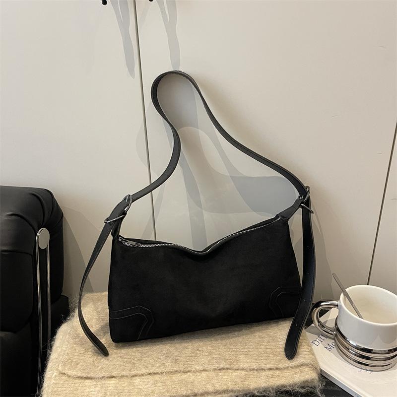 American niche design light luxury high sense retro fashion Maillard soft leather matte cool babes locomotive armpit bag