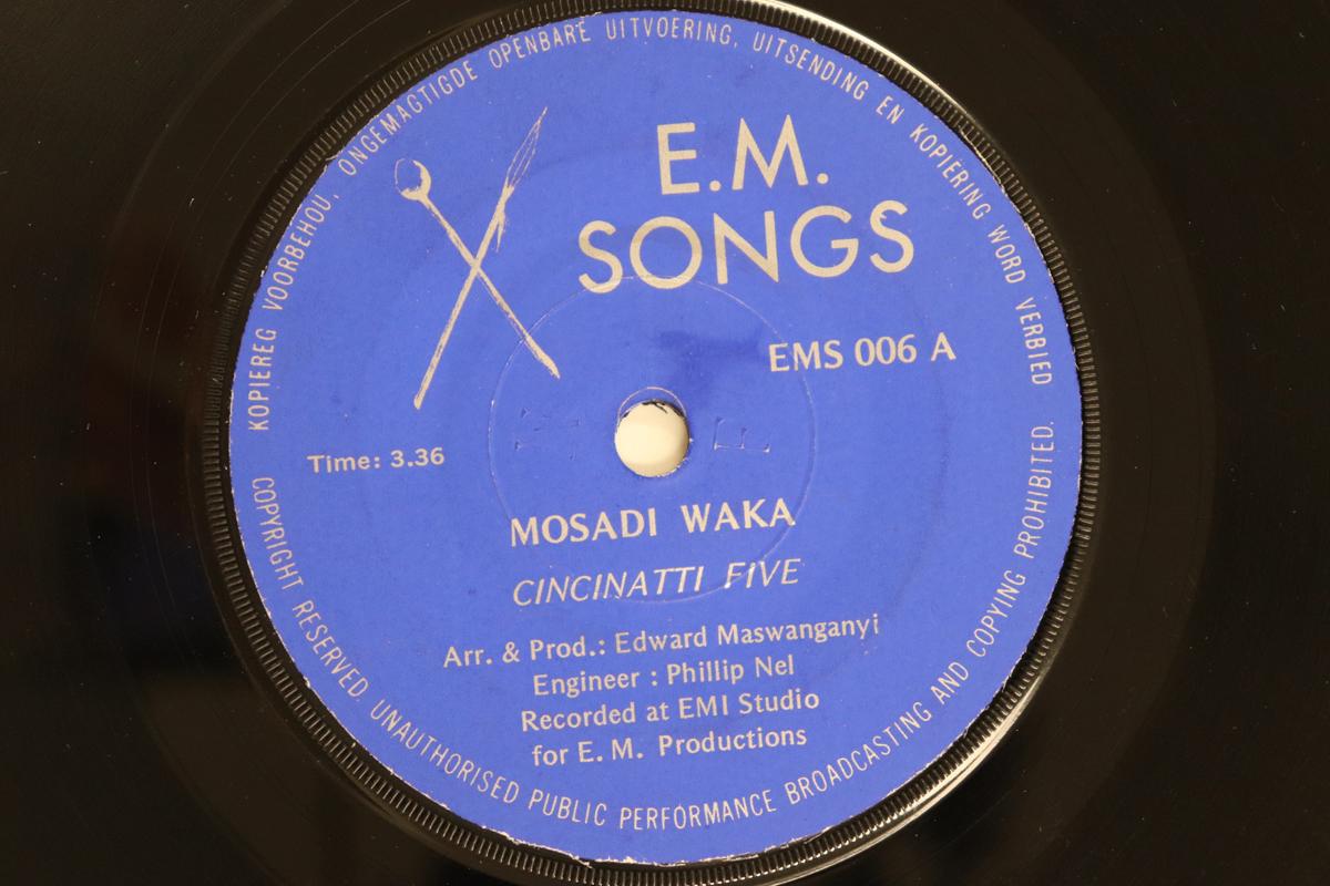 

7inch Record CINCINATTI FIVE - Mosadi Waka / Obtla Se Obtla Se EMS006 E.M. SONGS South Afri World Music Used