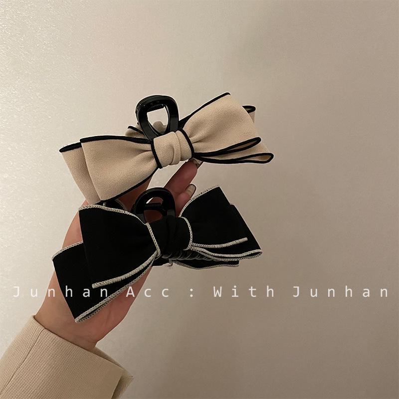Korean INS Temperament Black & White Bow Shark Hair Clip - Sweet Large Claw for Girls