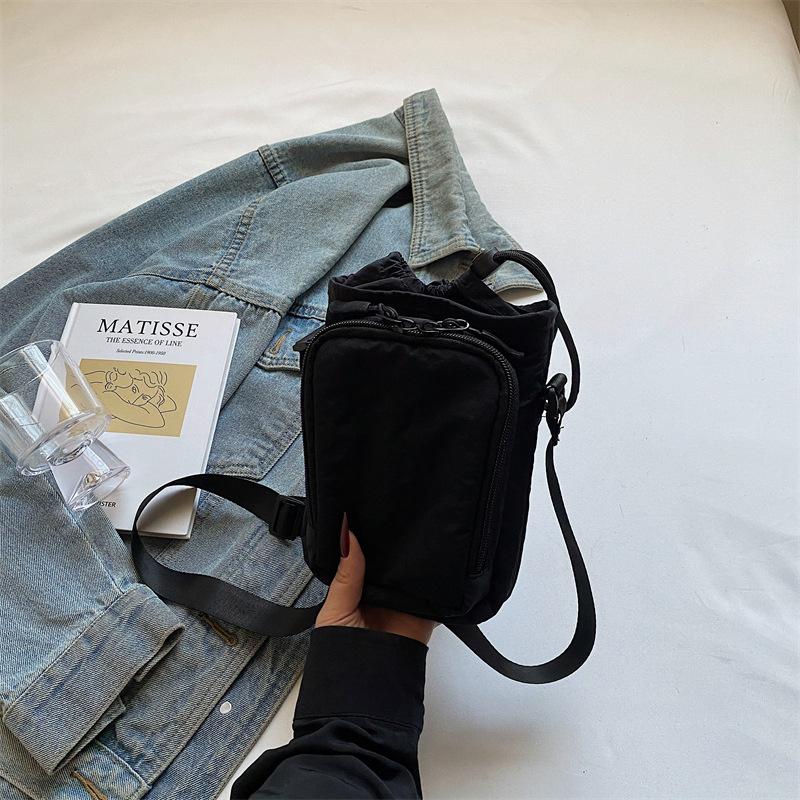 Niche design new crossbody shoulder small square bag 2025 casual foreign style personality simple fashion outdoor portable bag