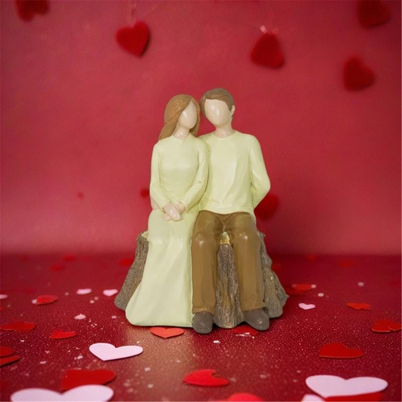 Sweet Loving Elderly Couple Figurine Sculpture for Romantics Home Decors and Wedding Anniversary Valentines Day Gift