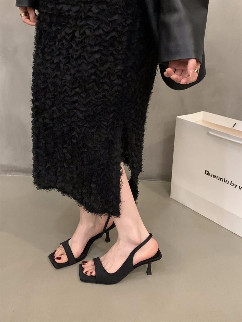 

Niche high-heeled black French open-toed sandals fairy shoes 2025 new summer temperament with skirt Roman shoes 34
