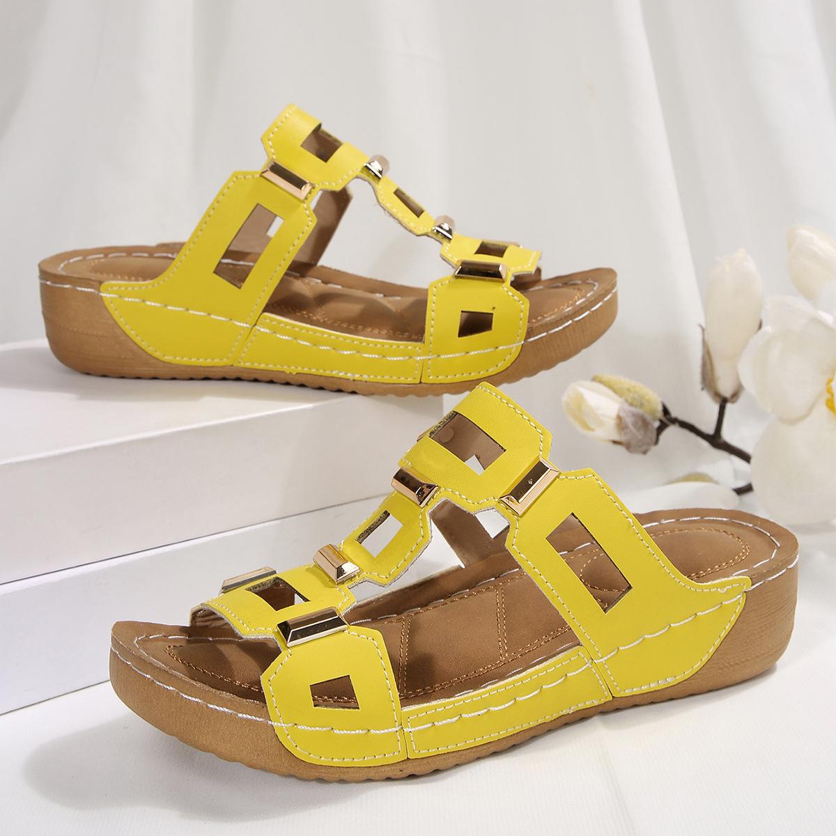 

European and American large-size multi-color slippers women s 2025 summer new fish mouth thick bottom fashion hollow one-word cool slippers 43