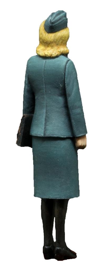 Passion Model WWII German Air Force Female Communications Assistant Resin Kit P35F012 1/35