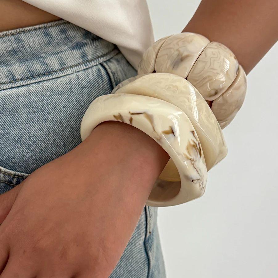 Salircon 3 Styles Bohemian Beige Wide Resin Acrylic Smudging Bangles for Women Punk Geometric Arm Bracelet Aesthetic Y2K Jewelry