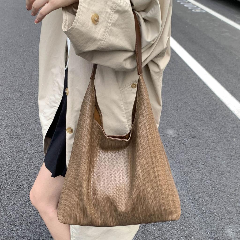 2025 autumn and winter new simple large-capacity mother and child bag women's Korean version texture shoulder bag trendy fashion tote bag