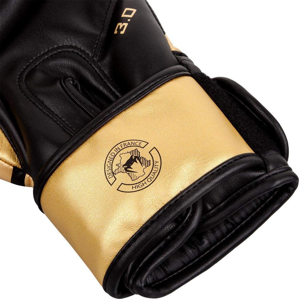 VENUM Challenger Boxing Gloves 3.0 (Black/Gold, 16oz)