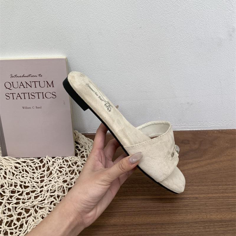 French beautiful set of toe small cool slippers women's summer wear fashion flat bottom 2025 season with skirt fairy half a word drag