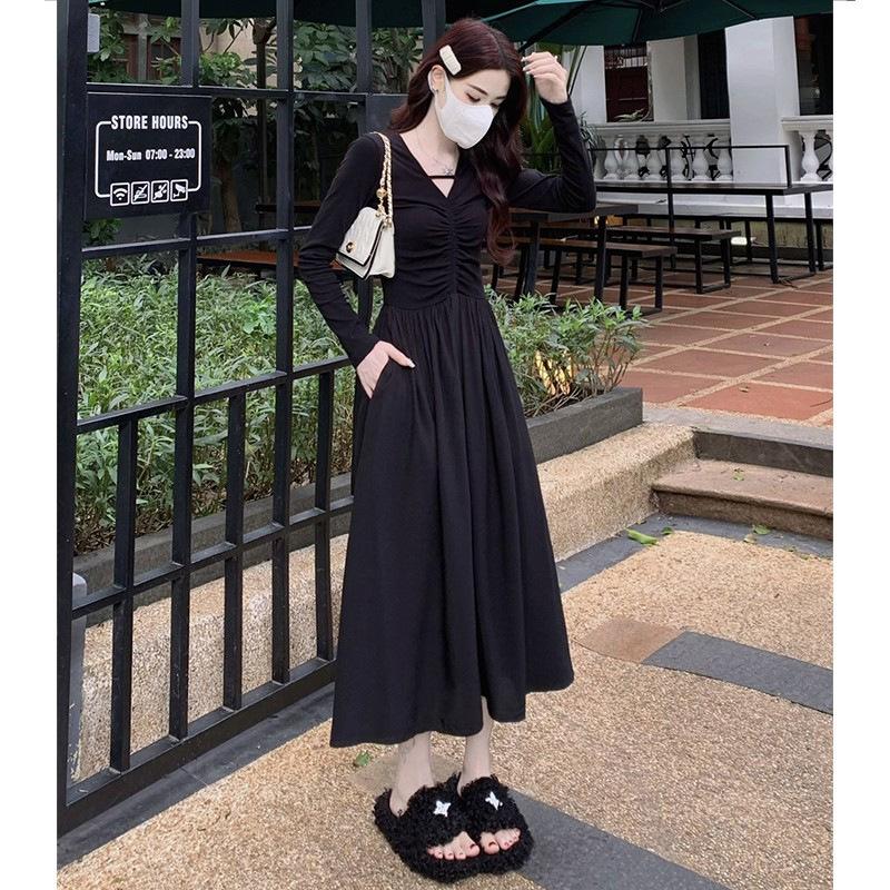 

Wear the new Hepburn style black long-sleeved thin dress in the early season, and children s temperament long dress. S чёрный