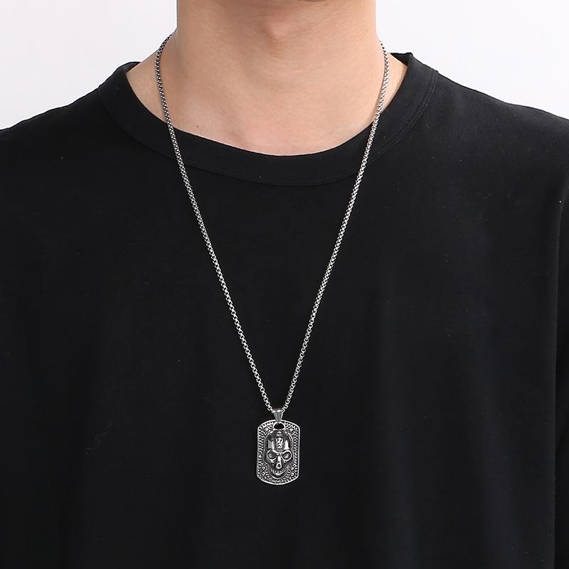 Vintage Skull Square Pendant Necklace for Men Stainless Steel Round Charm Pendant Domineering Trend Jewelry Gift