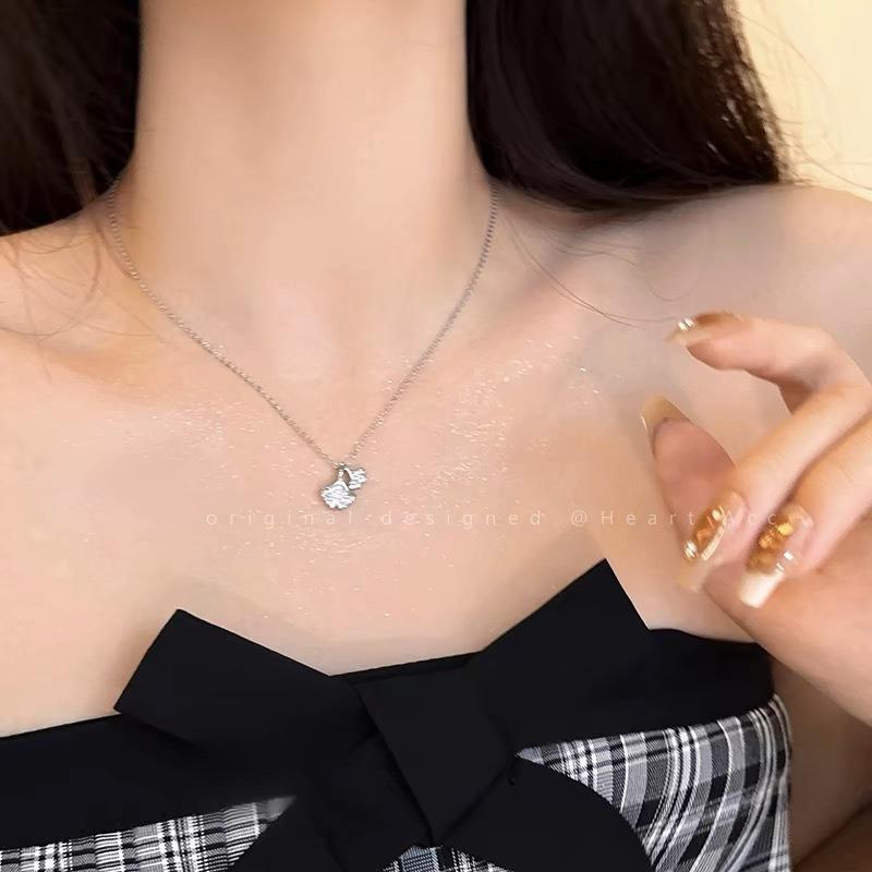 Women's Titanium Steel Bowknot Clavicle Necklace - Niche, Lightweight, Trendy Design.