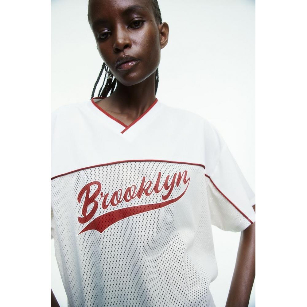 

Футболка HM Oversized с принтом Светло-бежевый Brooklyn