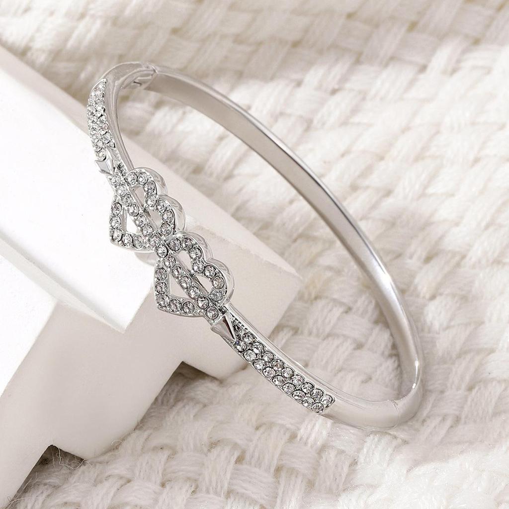 Love Heart Rhinestone Bangle: Korean Simple Fashion Versatile Personalized Jewelry for Women