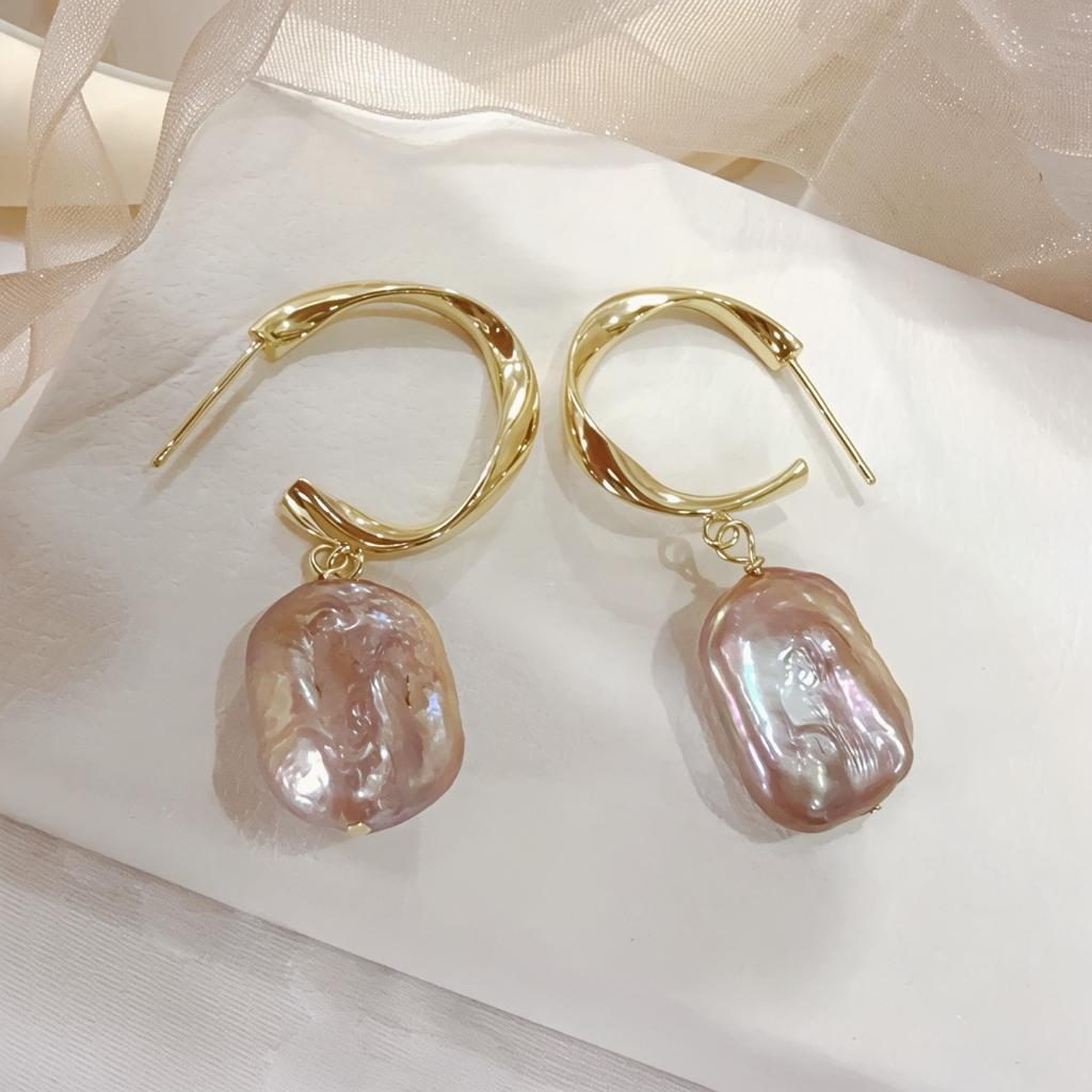 Big C Natural Light Pink Purple Baroque Pearl Earrings, Earrings, French Special-shaped Beads, Large Square Stud Earrings, Simple Earrings.