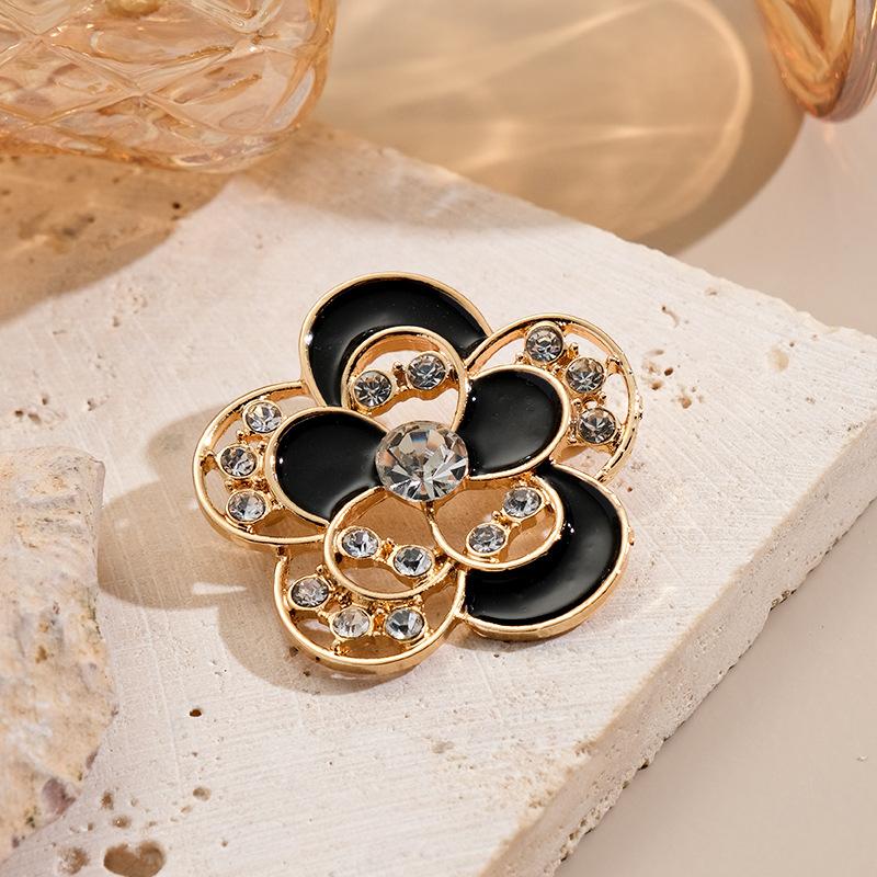 

Fashion Rhinestone Flower Brooches Pins For Women Clothing Coat Banquet Party Accessories Gifts золотой